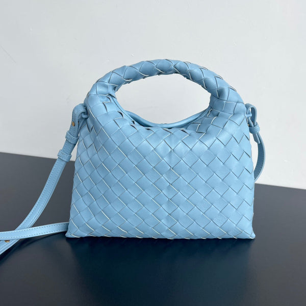MINI HOP 25 IN SKY BLUE CALFSKIN